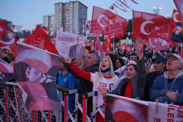 مؤيدون لإمام أوغلو واصلوا الاحتجاجات على اعتقاله في إسطنبول ليل الأربعاء - الخميس (د.ب.أ)