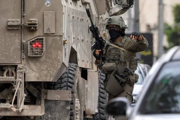 يمكن للجيش تحديد موقع إطلاق الصواريخ قبل إطلاق صفارات الإنذار بوقت طويل (أ.ف.ب)