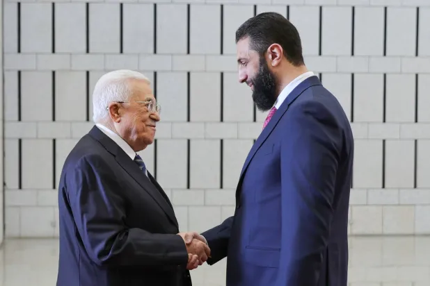 الرئيس السوري أحمد الشرع يستقبل نظيره الفلسطيني في دمشق (الرئاسة السورية)