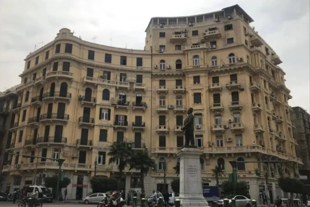 ميدان طلعت حرب في القاهرة الخديوية (الشرق الأوسط)