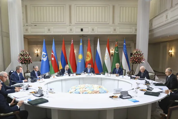 جانب من اجتماع لمجلس وزراء خارجية الجمهوريات السوفياتية السابقة في ألماتي بكازاخستان 11 أبريل (إ.ب.أ)