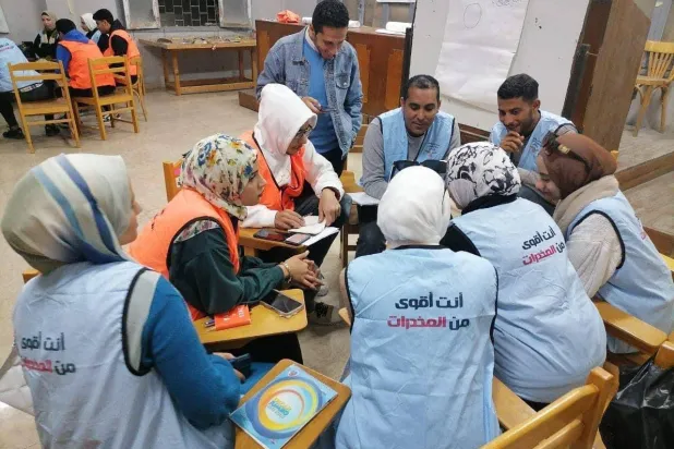 جانب من الفرق المشاركة في الكشف على المخدرات بمصر (صندوق مكافحة وعلاج الإدمان)