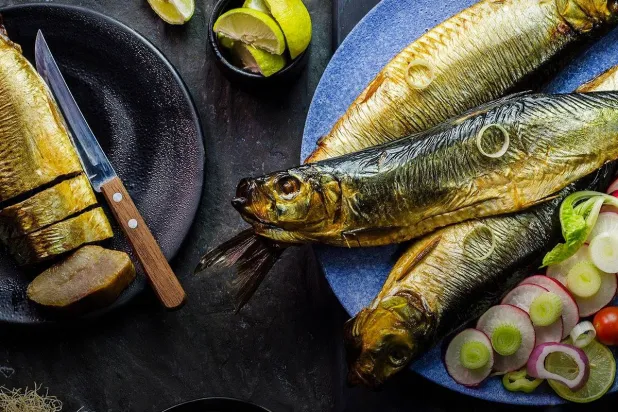 الرنجة أحد أهم الأطعمة التقليدية خلال عيد "شم النسيم" (الهيئة المصرية لنشيط السياحة)