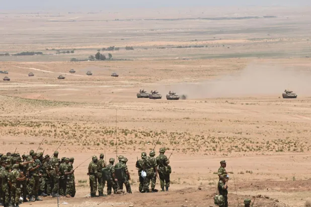 تمارين للجيش الجزائري بالذخيرة الحية (أرشيف وزارة الدفاع)