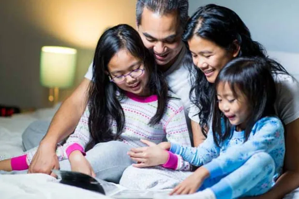 الفخر والاعتزاز بالأبناء يعزز الصحة النفسية للآباء (جامعة كاليفورنيا)