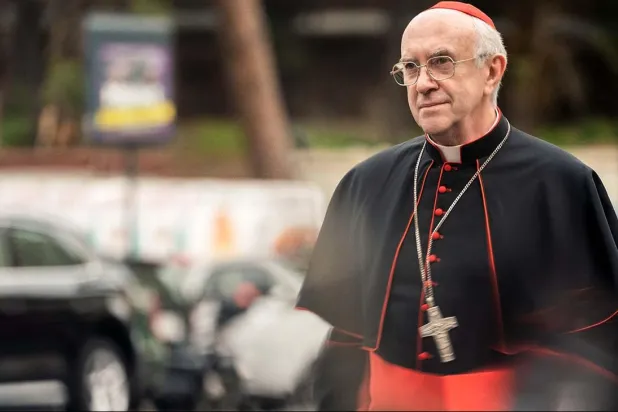 جوناثان برايس في لقطة من «البابوان» (آي إم دي بي)