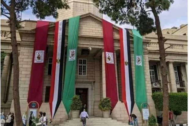 أوقفت نقابة الأطباء الطبيب العامل بمستشفى قصر العيني (جامعة القاهرة) 