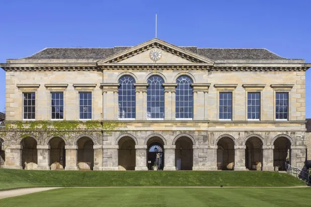 الجمجمة تحوَّلت لأداة مائدة (جامعة أكسفورد)