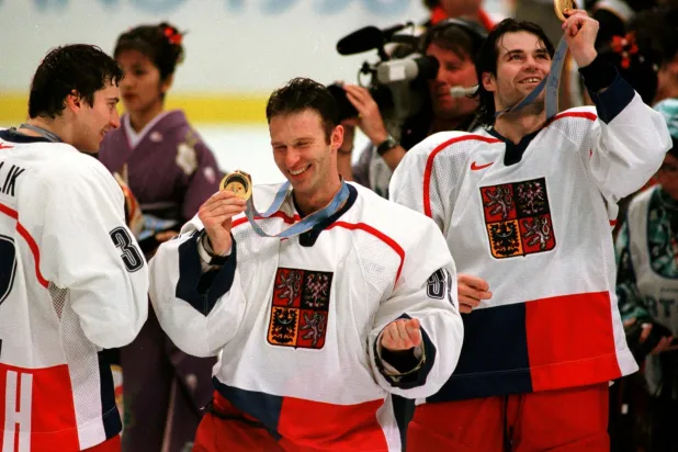 هاسيك متوجاً خلال إحدى البطولات (رويترز)