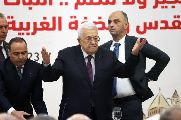 Cumhurbaşkanı Mahmud Abbas, Filistin Kurtuluş Örgütü Merkez Konseyi'nin dün Ramallah'taki otuz ikinci oturumunda (AP)