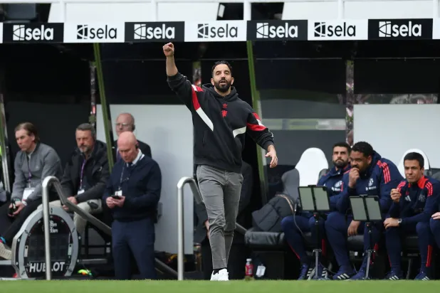 أموريم مدرب يونايتد مازال في حيرة للوصول لتطبيق إسلوب ناجح مع الفريق (ا ب ا)