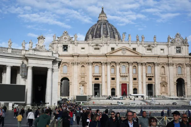 كاتدرائية القديس بطرس في الفاتيكان (رويترز)