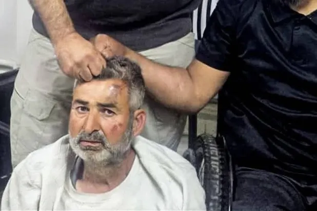 صورة انتشرت على «إكس» لتيسير عثمان بعد اعتقاله