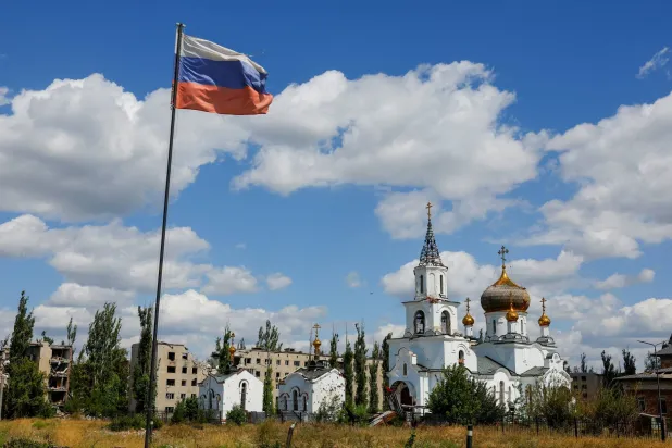 محكمة عسكرية روسية تقضي بسجن الجنرال الروسي السابق إيفان بوبوف بتهمة المشاركة في سرقة قطع غيار معدنية مخصصة للجبهة (رويترز)
