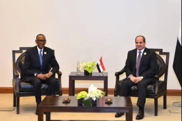 الرئيس المصري عبد الفتاح السيسي خلال لقائه رئيس رواندا بول كاغامي عام 2024 (أرشيفية - الرئاسة المصرية)