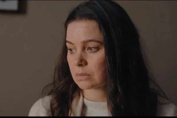 اللوزي تأثرت بدورها في «لام شمسية» (حسابها على «فيسبوك»)