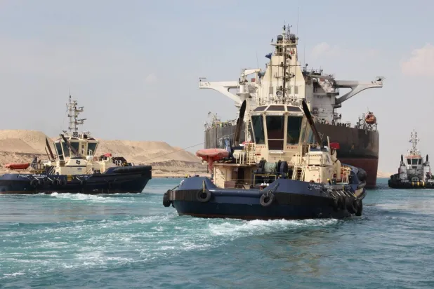 تشكو مصر من تراجع إيرادات قناة السويس بسبب توترات البحر الأحمر (هيئة قناة السويس)