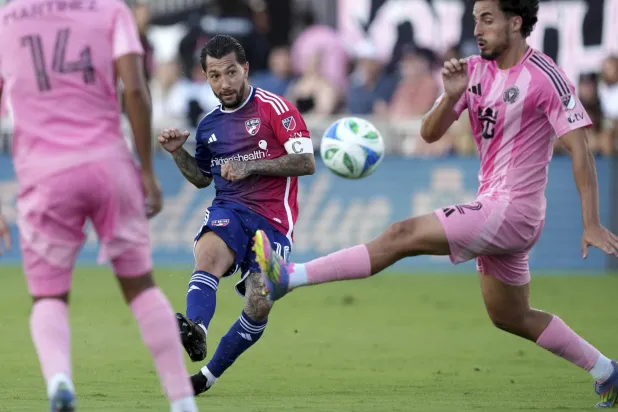 رغم تقدمه بثلاثية عاد ميامي لخسارة اللقاء بنتيجة 4-3 (أ.ب)