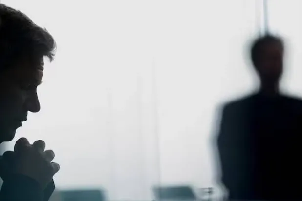 بعض المشاعر تسيطر علينا وتؤثر على نفسيتنا وقد تؤدي إلى تدمير حياتنا (رويترز)