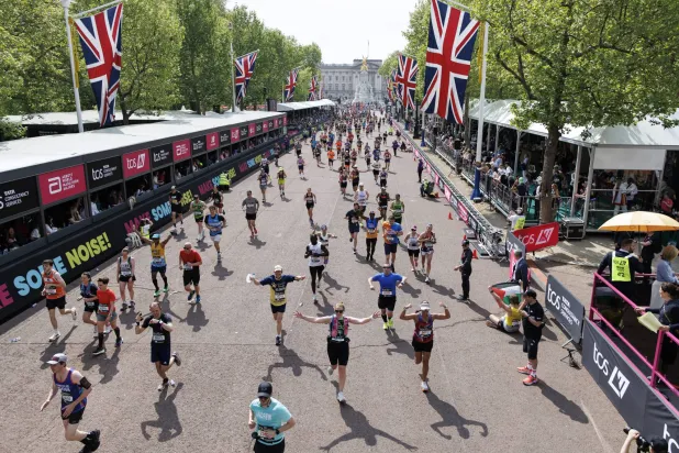«ماراثون لندن» سجّل رقماً قياسياً عالمياً في عدد المتسابقين الذين أنهوه (إ.ب.أ)