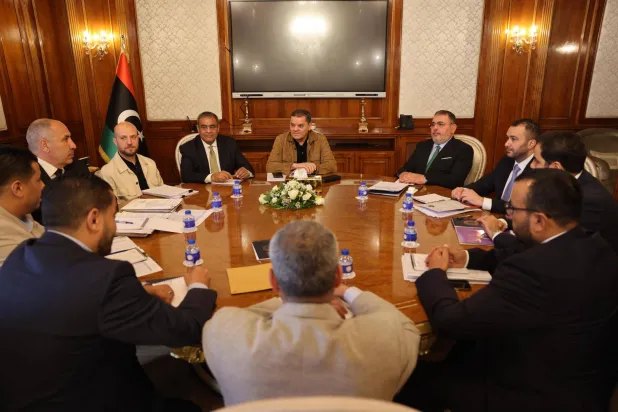 الدبيبة خلال اجتماع بمسؤولي القطاعات الصحية في غرب ليبيا مساء الأحد (حكومة «الوحدة»)