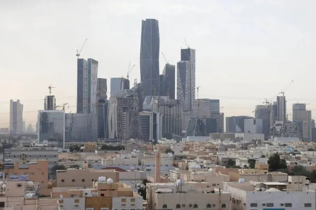 عقارات سكنية وتجارية في العاصمة السعودية الرياض (رويترز)