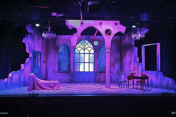 ديكور «فينوس» المبهر (مسرح مونو)