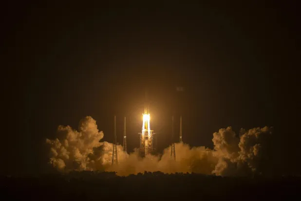 Chang’e 5, Çin Ay Keşif Programı kapsamında Ay’dan numune getirilen ilk görevdi (AP)