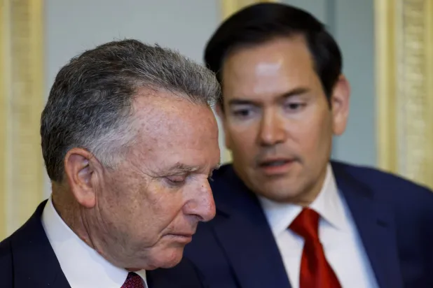 ستيف ويتكوف وماركو روبيو في باريس في 17 أبريل 2025 (أ.ب)