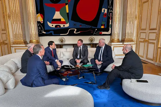 اجتماع بين مسؤولين أميركيين وأوكرانيين في «الإليزيه» 17 أبريل (أ.ف.ب)