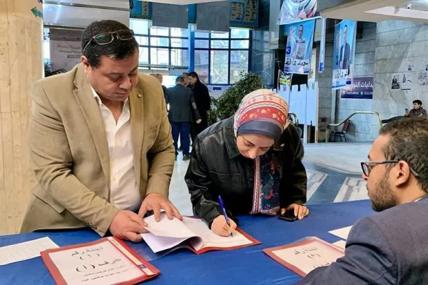 صحافيون مصريون يسجلون حضورهم بالجمعية العمومية للنقابة في 21 مارس الماضي (نقابة الصحفيين المصرية)