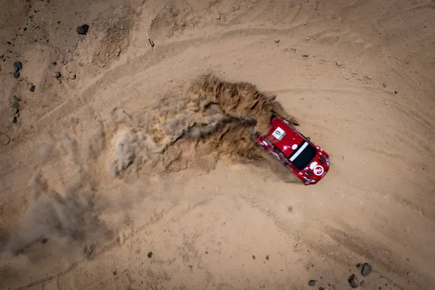 من مرحلة التجارب التي تسبق انطلاق رالي الشرق الأوسط بجدة (الاتحاد السعودي للسيارات)