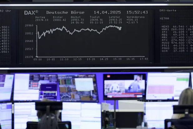 مخطط أداء مؤشر «داكس» في بورصة فرانكفورت (إ.ب.أ)
