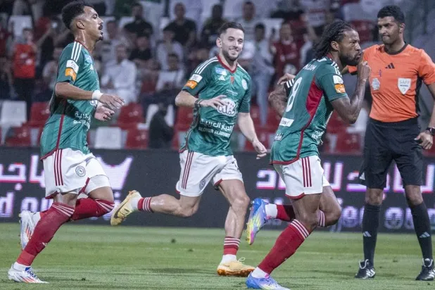 فينالدوم سجل هدفي الاتفاق في الخليج (تصوير: سعد الدوسري)