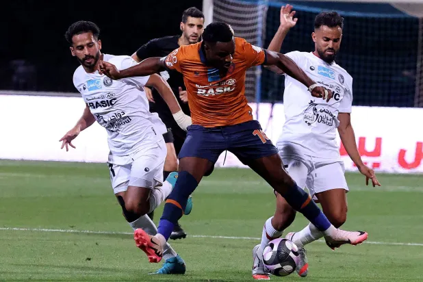 من المباراة التي جمعت الفيحاء وضمك (تصوير: مشعل القدير)