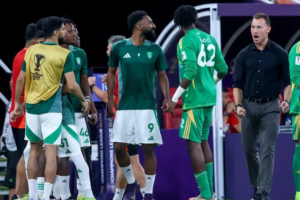 يايلسه كسب ثقة الأهلاويين وقادهم للنهائي الآسيوي (أ.ف.ب)