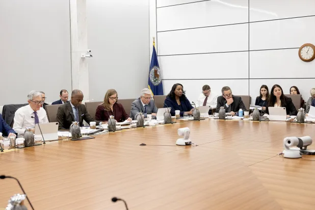 اجتماع اللجنة الفيدرالية للسوق المالية في مارس الماضي (الاحتياطي الفيدرالي)