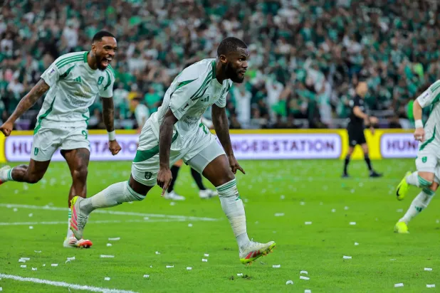 فرحة كيسيه بهدفه في كاواساكي (الشرق الأوسط)