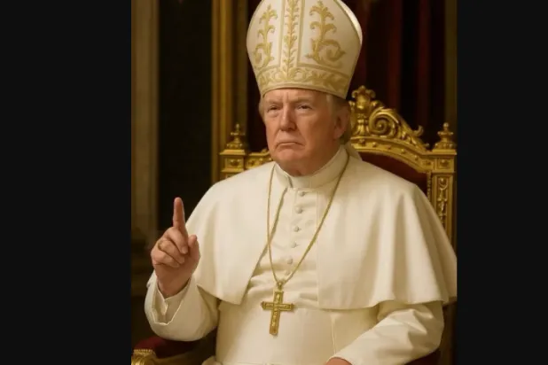 الرئيس الأميركي دونالد ترمب يظهر في صورة مُعدّلة بملابس بابا الفاتيكان (إكس)