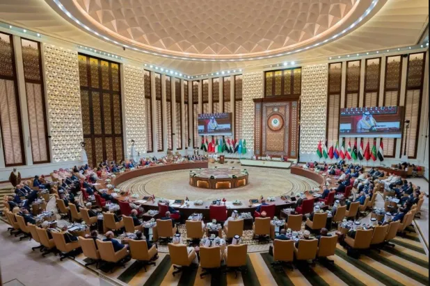 الجلسة الرئيسية للقمة العربية في البحرين عام 2024 (وكالة أنباء البحرين)
