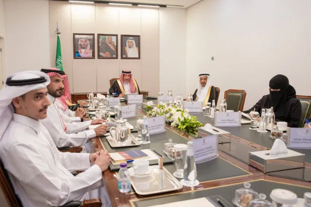 نائب وزير الخارجية السعودي خلال ترؤسه اجتماع اللجنة مع نظيره التركي عبر الاتصال المرئي (واس)