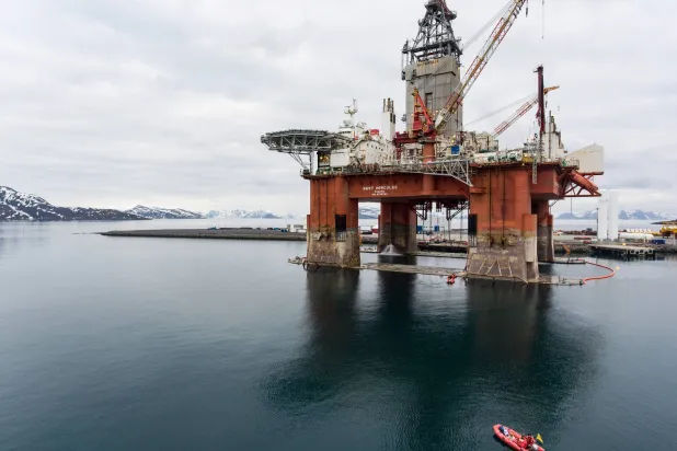 منصة إكوينور النفطية قرب هامرفست بالنرويج (رويترز)