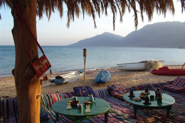 نويبع .. ملاذك للراحة والإستجمام حيث تعانق الماء مع الجبال (وزارة الشباب والرياضة - فيسبوك)