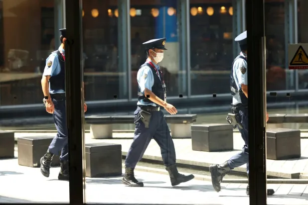 Tokyo'da bir okula düzenlenen saldırıda iki kişi 5 öğretmeni yaraladı (Reuters)