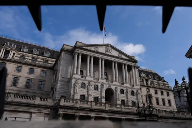 مبنى بنك إنجلترا في لندن (رويترز)