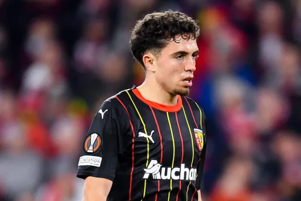 العيناوي حسم مستقبله باختيار قميص المغرب (الشرق الأوسط) 