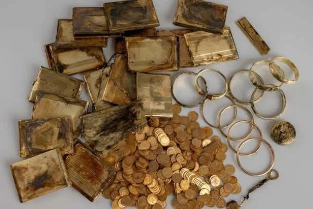 مستودع من العملات الذهبية (متحف بوهيميا الشرقية)