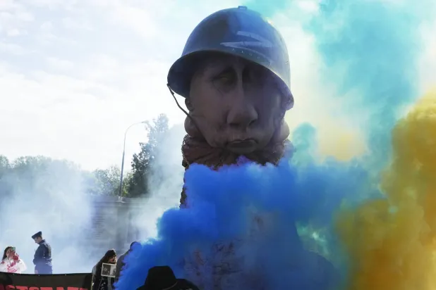 عقوبات أوكرانية على شركة صينية و3 شركات إيرانية (أ.ب)