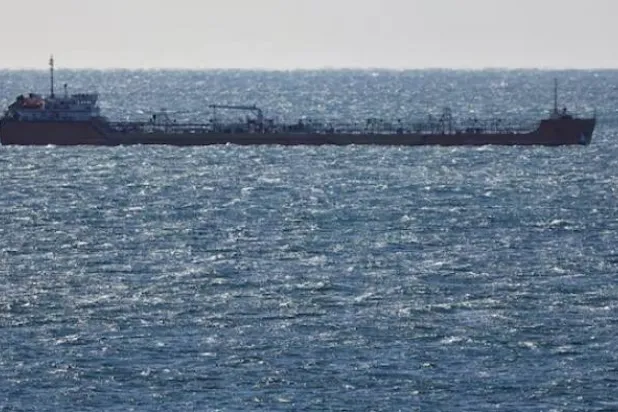 أكبر حزمة عقوبات تستهدف أسطول الظل الروسي حتى الآن (رويترز)