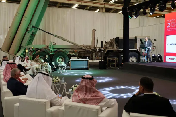 جانب من احتفالية أقيمت في منشأة الشركة العربية الدولية للإنشاءات الحديدية بجدة (الشرق الأوسط)